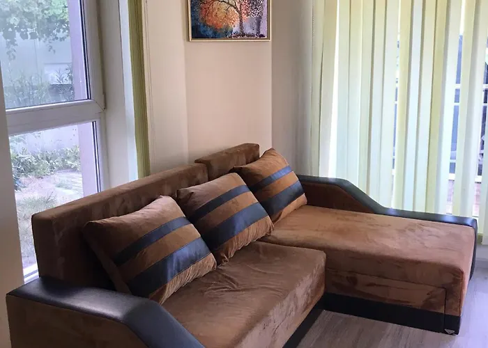 Ssenyange Sea View Warna